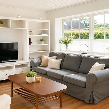 Edin - 4km From The Sea By Interhome